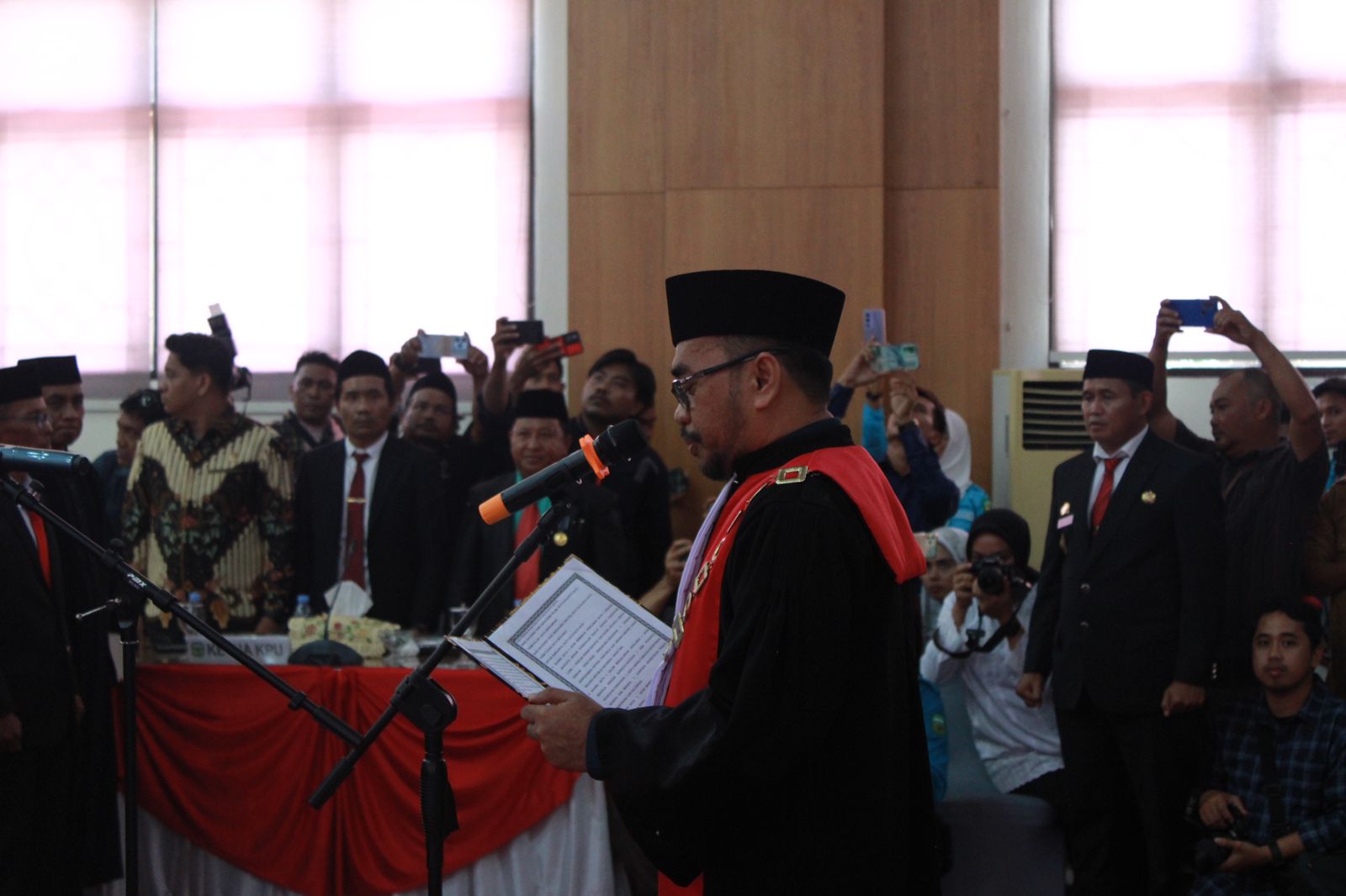 Pengucapan Sumpah/Janji Anggota DPRD Kab. Luwu